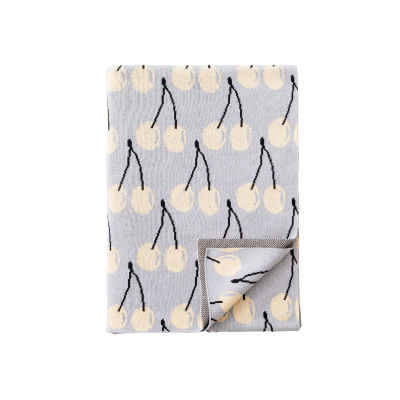 Manta 140x190cm 1000gr 100%acrilico azul con cerezas amarillas benetton fruits be