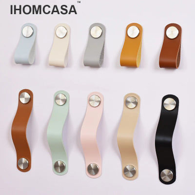 IHOMCASA Tiradores Nórdicos para Cajones de Cocina, Perillas Doradas para Puertas de Muebles, Tiradores para Armarios y Alacenas de Cuero Sintético