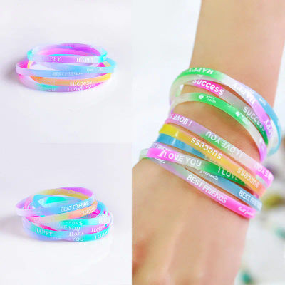10 Uds. Pulsera luminosa de silicona para niños, pulsera de movimiento con letras de colores caramelo, correa de muñeca de goma con estampado de moda, joyería para bebés