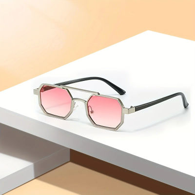 Elegantes gafas de sol de metal con montura de dos tonos: lentes azules degradados, forma cuadrada, accesorio de moda moderno
