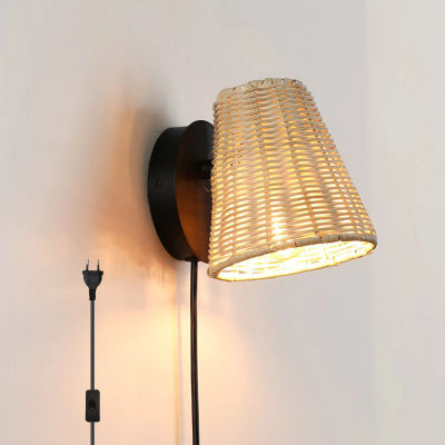 ALPINALUZ Aplique de Pared con Pantalla Orientable de Mimbre de Bambú con Cable y Enchufe Negro"ARGO" E27