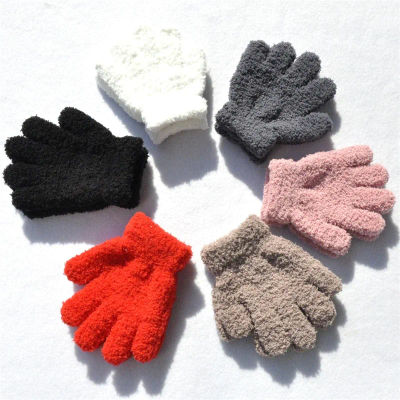 Nuevos guantes para niños de 1 a 4 años, guantes de invierno de felpa Coral para bebés, guantes bonitos con dedos completos, guantes cálidos a prueba de viento para niños y niñas