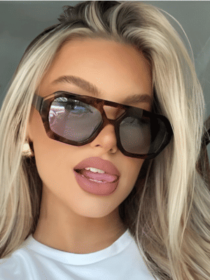 Gafas de sol irregulares de doble haz transfronterizo europeas y americanas 2023 Nuevas gafas de sol retro personalizadas Populares en el interior