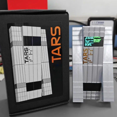 Mercancía periférica interestelar-Tars And Case Robot figura de acción modelo juguetes regalo para fanáticos