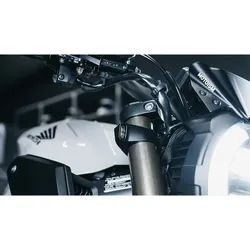 MOTOISM HONDA CB650R Gabelschelle TYPE THREE 2-teilig 2in1 Blink-, Positionslicht (48mm), schwarz