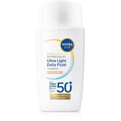 NIVEA SUN Ultra Light leichtes getöntes Fluid SPF 50+ Farbton Light 40 ml