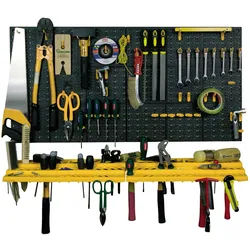 ArtPlast - 2 Werkzeug-Organizer-Paneele 50x50 cm aus Polypropylen mit 2 Ablagen und 50 gemischten Haken - PANELLI-Kollektion