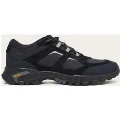 Oakley Sierra Terrain blackout (02E) 10.5