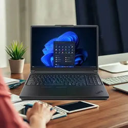 Lenovo ThinkPad P16 Gen 3 Intel® Core Ultra 7 255HX Prozessor E-Kerne bis zu 4,50 GHz P-Kerne bis zu 5,20 GHz, Windows 11 Pro 64, 1 TB SSD M.2 2280 PCIe 5.0 Performance TLC Opal
