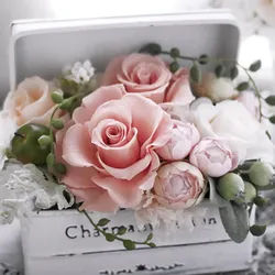 ti-flair 20 Servietten Papier 33x33cm 3-lagig - hochwertige Einweg Papierservietten Hochzeitsservietten Motivservietten Rosen in Vintage Box Motiv Rosa Weiß