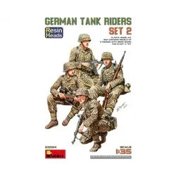1:35 Deutsche Panzerbesatzung sitzend mit Resin Köpfen