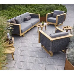 Cane-line Set Angle, Royal - Das Set besteht aus 1 x Sofa Angle, 2 x Loungesessel Angle, 2 x Kaffeetisch R...