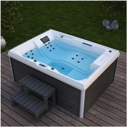 Outdoor Whirlpool STREAM - Mit Treppe und Thermoabdeckung