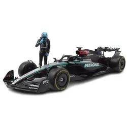 Bburago Modellauto Mercedes AMG W15 E 63 Formel 1 2024 mit Russel Figur, Maßstab 1:24