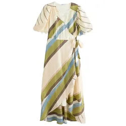 Next Midikleid Midikleid mit Wickeldesign und kurzen Puffärmeln (1-tlg) beige 52 (GB: 24)