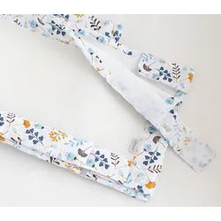 Loolay Bettnestchen Blumen BLAU Atmungsaktiv Netzstoff BETTUMRANDUNG für 140x70 o 120x60, (Klettverschluss, atmungsaktives Netz, 2 TLG. Neugeborene Baby Sprossen Bett Schutz), PREMIUM Geschenk für Eltern eines Neugeborenen!