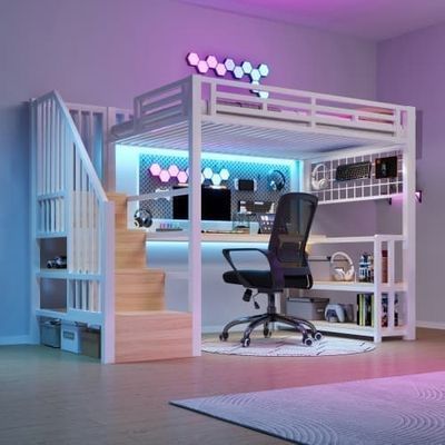 Hochbett 90x200 cm med metalramme, LED-lys, skrivebord, hylde, trappe med opbevaring, USB & Type-C, hvid, uden madras