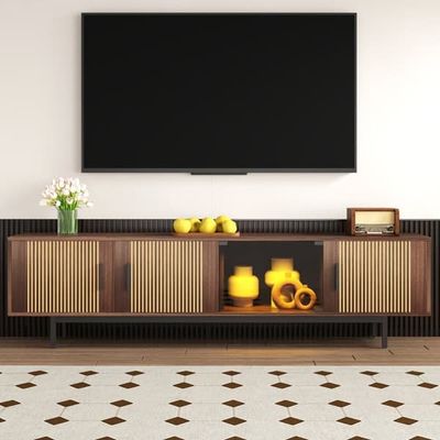 TV-bord med LED-belysning – Hvid med indgraveret tekstur og hærdet glas, lavt tv-bord med dør og stilrent design til stuen