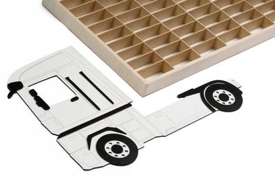 HYLLY HOT WHEELS -AUTOILLE 80 LOKEROA AUTOILLE JA KUORMA-AUTOILLE