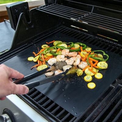 Set med 4 BBQ grillmattor 40x30 cm non-stick PTFE mattor BRUNBESTE BB-3367