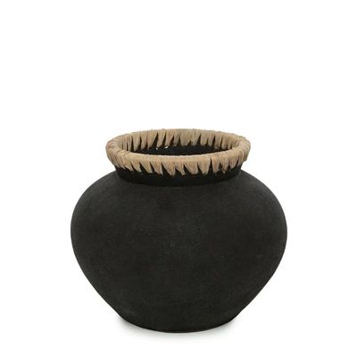 Rootz Styly Black Vase - Terracotta Masterpiece - Evertware - Coastal Vibes - 29cm x 29cm x 23cm