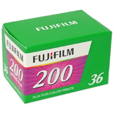 Fujifilm 200 - Consumer film - 135 (35 mm) - 200ASA - 36 shots.