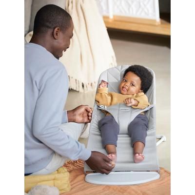 BabyBjrn Bouncer Bliss, Light Gray Frame Petal Quilt Cotton Light Gray