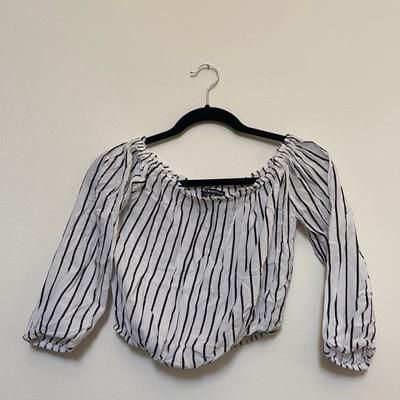 Brandy Melville Tops | Brandy Melville Black And White Striped Off The Shoulder Top Xs | Color: Black/White | Size: Xs