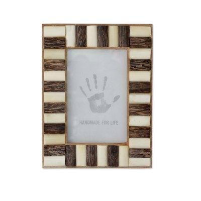 Bone and teakwood photo frame, 'Forest Appeal' (4x6)