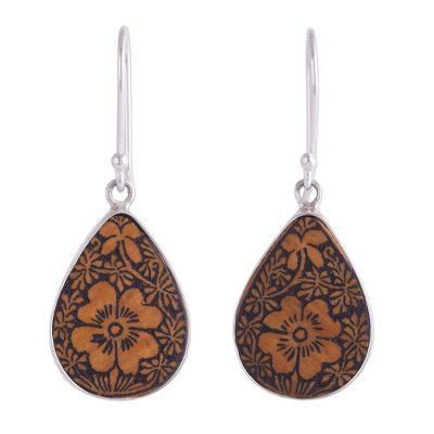 Margarita Garden,'Floral Sterling Silver and Pumpkin Shell Earrings from Peru'