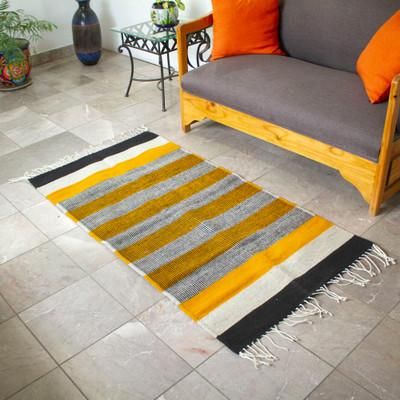 Lines of Sunshine,'Handloomed Zapotec Striped Wool Area Rug (2.5x5)'
