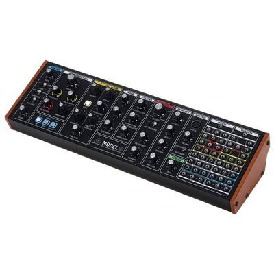 Behringer Model 15