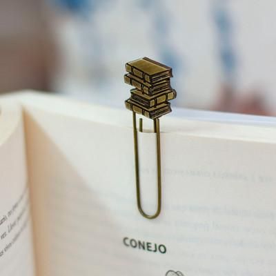 'Book-Themed Antiqued Golden Zamac Metal Clip Bookmark'