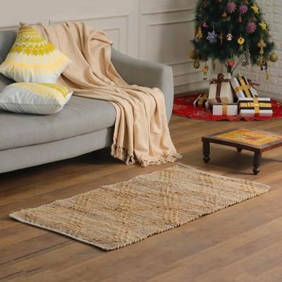 'Diamond-Patterned Handwoven Cotton and Jute Area Rug (2x4)'