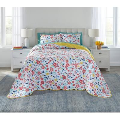 BH Studio Scalloped Hem Bedspread by BrylaneHome in White Field Floral (Size QUEEN)