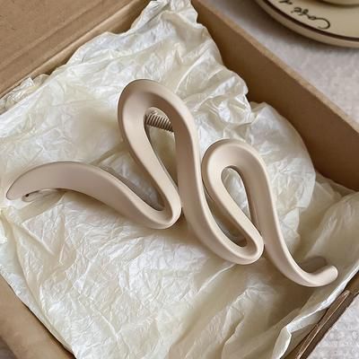 Acrylic Shark Clip Hair Claws French Inspired Hair Jewelry For Women light Coffee