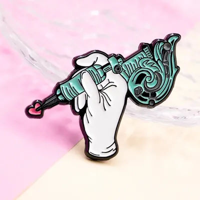 Tattoo Machine And Hand Enamel Pin Tattooist Gothic Badge Creative Decorative Jacket Backpack Accessories
