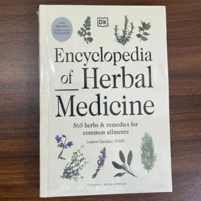 Encyclopedia of Herbal Medicine New Edition: 560 Herbs and Remedies for Common Ailments A5 Size English Book