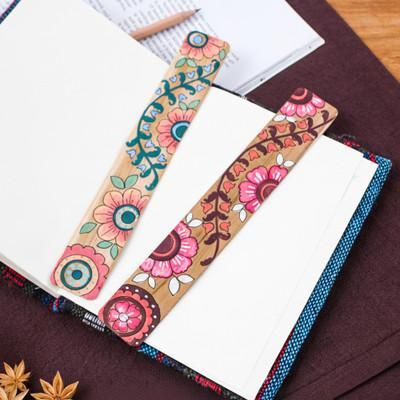 'Spring-Themed Pink and Green 2-Piece Wooden Bookmark Set'