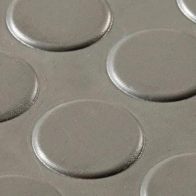rouleau de tapis antidérapant à pastilles gris