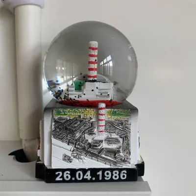 1Pc Chernobyl Snow Globe Ukrainian Nuclear Power Plant Tragedy In Pripyat Snow Globe Ornament Desk Display Commemorative Gift