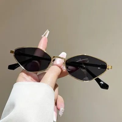 Nouvelles Lunettes de Soleil Oeil de Chat Irrégulières à Motif Diamant, Petites Lunettes de Soleil Tendance pour Femmes, Protection UV, Monture en Alliage, Idéales pour la Conduite