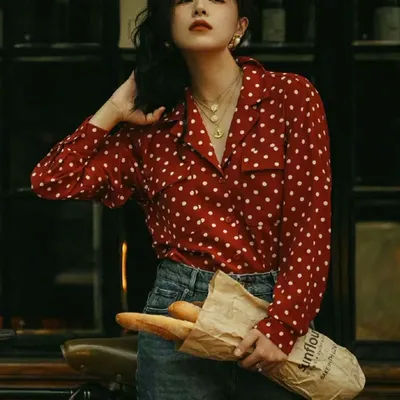 Chemisier ample à pois avec revers et poches boutonnées pour femme – Collection Automne Hiver – Haut décontracté oversize pour le quotidien