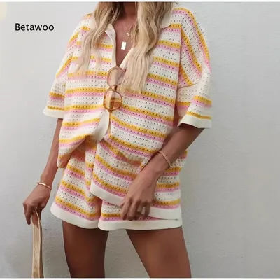 Ensemble deux pièces en tricot rayé pour femmes, haut à manches courtes boutonné avec short taille haute assorti, tenue décontractée d'été