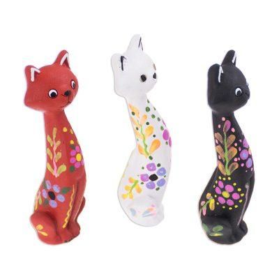 'Hand-Painted Ceramic Cat Figurines from Peru (Set of 3)'