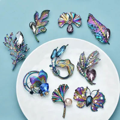 Wuli&baby Many Design Flowers Beautiful Brooches For Women Metal Rhinestone Plants Party Office Brooch Pins Gifts