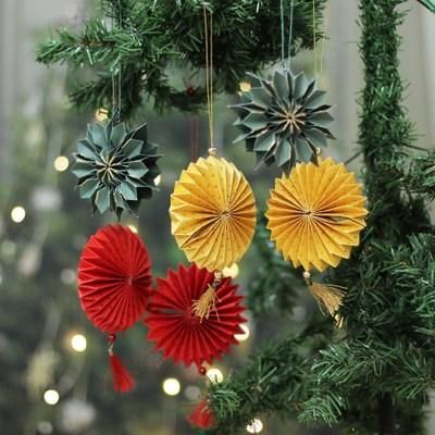 'Set of 6 Classic Christmas-Themed Floral Paper Ornaments'