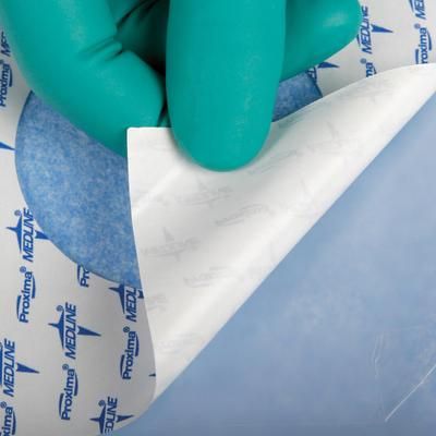Medline Aperture Drape, 16" x 16", 2.5" Hole, 40/CS (DYNJSD1020)