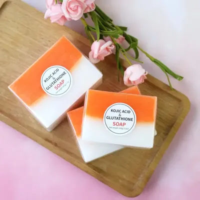 Kojic Acid and Glutinous Glycerin Soap Cleansing Bath Essential Oil Soap Two-In-One Plant Essential Oil Soap Body Care Soap Containing Sweet Orange Essential Oil Vc Brightening Skin 100g