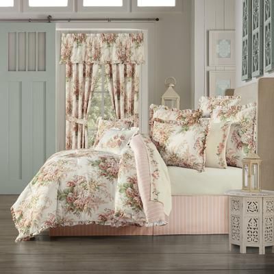 Estelle Coral 4 Piece Comforter Set by Royal Court in Coral (Size QUEEN)